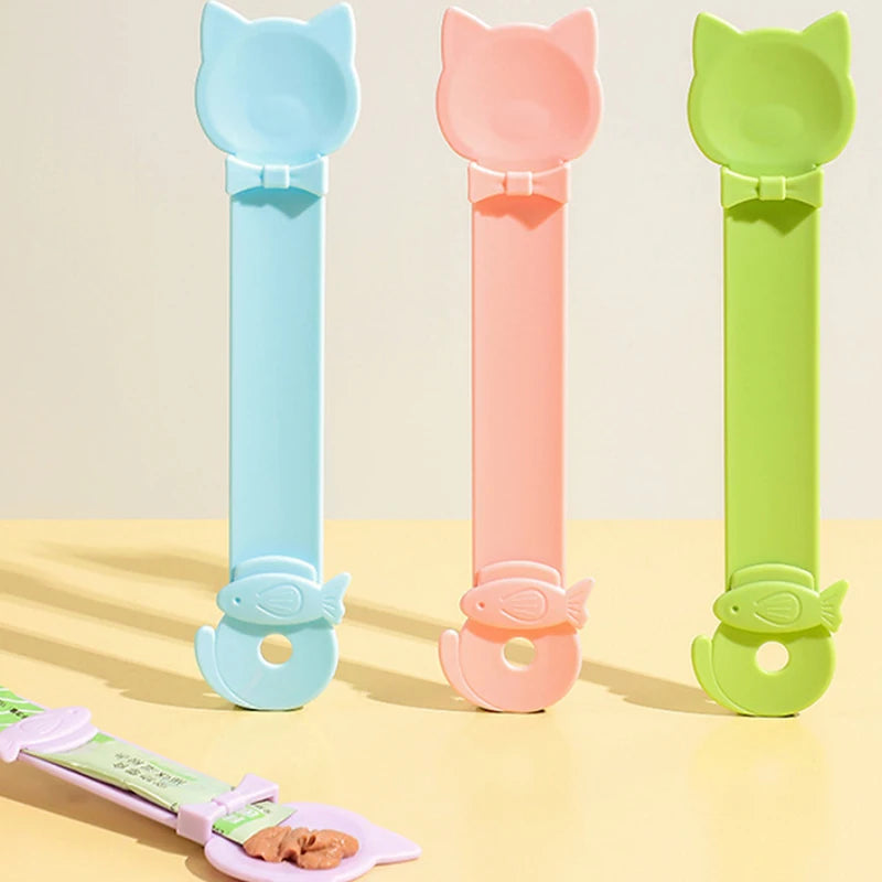 Long-Handle Cat Treat Feeder Spoon