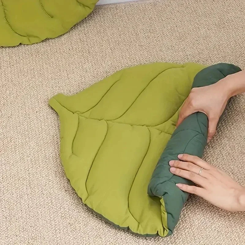 Leaf-Shape Pet Bed Mat